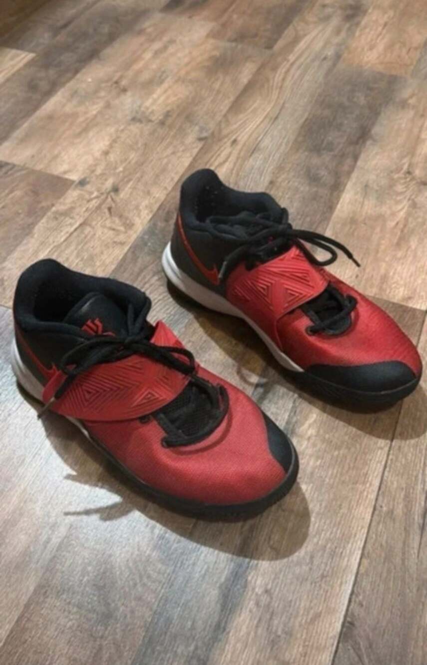 Nike Kyrie Flytrap 3 GS 'Bred' Basketball Shoes BQ5620-005 Size 7Y